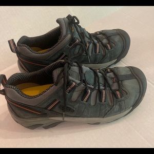 Men’s steel toe Keen shoes- size 8.5